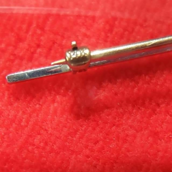 🇨🇦 Victorian 14K gold bar brooch with a diamond - Picture 3 of 12